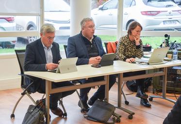 Vendredi 15 novembre, à Chartres. Avec l'ouverture du marché public de la restauration collective, la plateforme Sur le champ !, co-présidée par Éric Brault (à g.) et Éric Thirouin, regarde l'avenir avec plus d'optimisme.