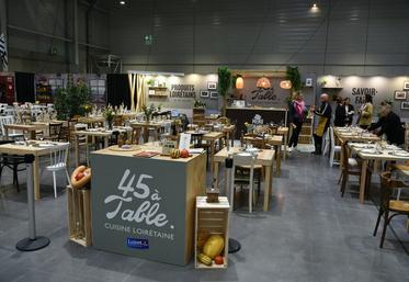 Le restaurant 45 à Table proposait un menu composé de produits du Loiret avec une royale de betterave, un suprême de volaille et un dessert à base de miel, safran, pomme et poire.