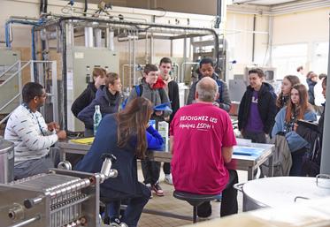 Jeudi 28 novembre, à Sours. À l'image de LSDH, de nombreuses entreprises de l'agroalimentaire ou de la cosmétique étaient présentes au Carrefour des métiers du Campus Natur'Alim.