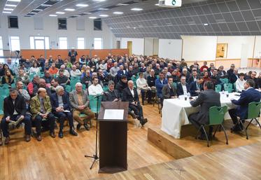 Mardi 10 décembre, à Bonneval. L'assemblée générale annuelle de la Cabbep se déroule dans une salle des fêtes bien garnie.