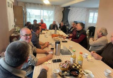 La première réunion s'est déroulée chez Éric Delorme, administrateur de la FNSEA 45 et producteur notamment de pommes de terre, de betteraves sucrières et d'oignons.