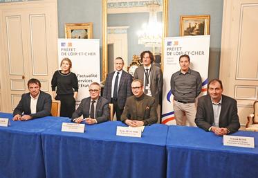 Mardi 17 décembre, à Blois. Lors d'une conférence de presse, Xavier Pelletier, préfet de Loir-et-Cher, a présenté la foncière agricole de Loir-et-Cher, en partenariat avec d'autres organismes.