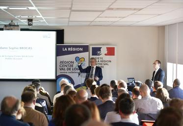 François Bonneau, président de la Région Centre-Val de Loire a présenté les 29 défis retenus pour accélérer et massifier la transition. 