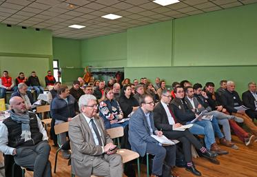 Une cinquantaine de personnes ont assisté à l'assemblée générale du syndicat Jeunes agriculteurs de Loir-et-Cher, vendredi 7 février à Vievy-le-Rayé. 