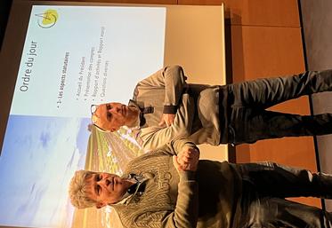 Jean-Claude Guehennec (à g.) et Christophe Coisnon (à d.) lors des assemblées générales de l’Union des Producteurs de Fruits et Légumes de l’IÎe-de-France et du syndicat des Producteurs d’Île-de-France en Direct.