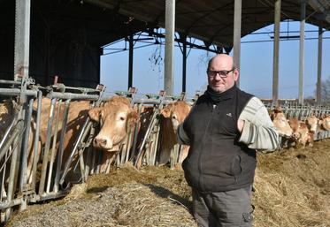 Stéphane Gaume ne se rendra pas au salon cette année, étant occupé à s'occuper de son élevage. Cependant, sa femme et son fils seront présents pour faire découvrir les produits.