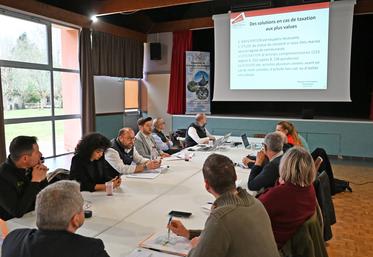 Jeudi 6 février, à Pruniers-en-Sologne. Comme chaque année, le syndicat Jeunes agriculteurs de Loir-et-Cher a organisé son Forum transmission.