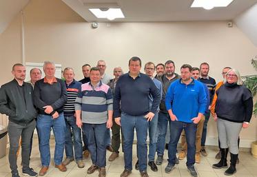 À Magnanville (Yvelines), mardi 18 février. Thomas Robin (au c.) a été élu nouveau président de l'Union de Mantes.