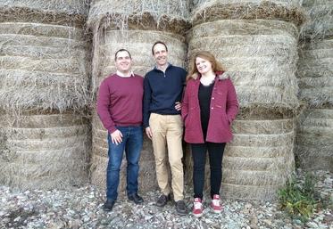 Le nouveau bureau de l’association de consommateurs agriculteurs IciLaTerre. 