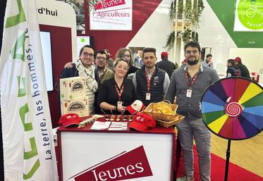 Axiane meunerie s'est joint aux JA pour animer durant une demi-journée le stand JA national.