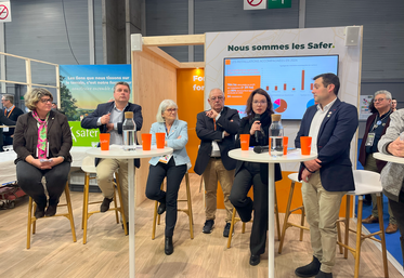 Paris, lundi 24 février. La Safer Île-de-France a mis à l'honneur son engagement en faveur du renouvellement des générations et les dispositifs d'accompagnement. 