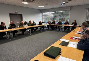 Mardi 4 mars, au Chesnay (Yvelines). Nouvellement élus, Guillaume Moret et Frédéric Arnoult ont conduit leur premier conseil d'administration. 