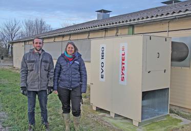 Optimisation énergétique et bien-être animal sont compatibles. Par exemple, « l’échangeur de chaleur améliore l’ambiance du bâtiment et par conséquent la croissance des poulets », indiquent Alexandra et Bastien Fricotteau.