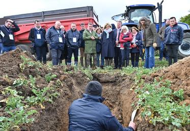 Mercredi 12 mars, à Saint-Cyr-l'École (Yvelines). Une matinée consacrée à l'innovation agricole était organisée par la Région Île-de-France.