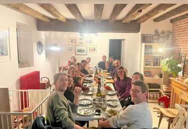 Mercredi 12 mars, le réconfort pour les membres du canton après la tenue d'un événement réussi. 