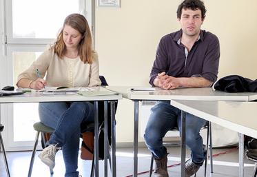 Mardi 11 mars, à Miermaigne. Marie Folleau dirige et Fabien Navet préside le Gedael et le Service de remplacement.