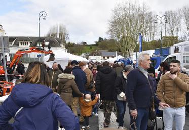 Dimanche 23 mars, à Gien. Contrairement au soleil, le public a répondu présent tout au long de la journée pour la 1 444<SUP>e</SUP> Foire des Cours.