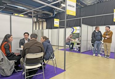 Jeudi 27 mars, à paris. Pendant le salon Techinnov, les différents lauréats ont rencontré de potentiels partenaires tout au long de la journée.