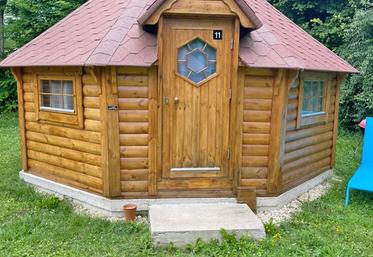 Les kotas, petites cabanes en bois, sont idéales pour un séjour insolite. 