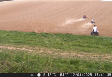 Samedi 12 avril, à Louvres (Val-d'Oise). Plusieurs quads ont circulé sur une parcelle de betteraves semées moins de trois semaines avant.