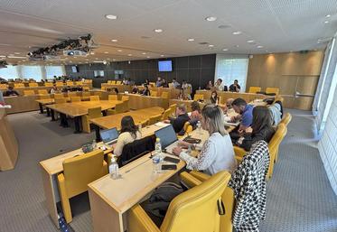 Jeudi 10 avril, à Paris. Réuni en groupe de travail, Jeunes agriculteurs développe ses solutions en matière de renouvellement des générations en agriculture. 