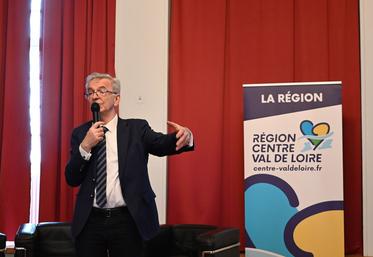 Jeudi 20 mars, à Blois. François Bonneau, président du conseil régional, a participé à la conférence sur le sujet de l'alimentation locale lors d'une rencontre régionale.