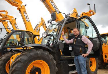 Kevin Drouet, responsable des ventes chez Axyom – JCB. 