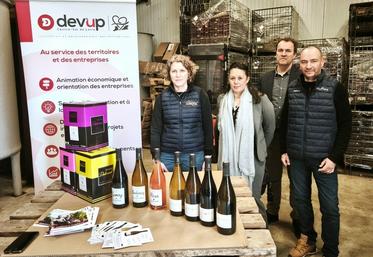 Jeudi 3 avril, à Couddes. Lors d'une rencontre Dev'Up Centre-Val de Loire, Laure et Stéphane Dubreuil ont présenté leur domaine ainsi que leurs projets. 
