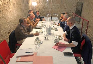 Jeudi 15 mai, les présidents des FNSEA Centre-Val de Loire, d'Eure-et-Loir, de Loir-et-Cher et du Cher ont rencontré le président du conseil régional.