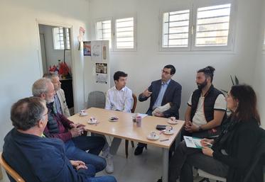 Lundi 26 mai, à Pithiviers. La FNSEA 45, JA 45 et la CGB CVL ont rencontré le député Anthony Brosse.