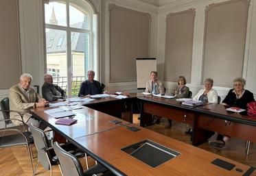 Jeudi 15 mai, au Chesnay (Yvelines). Les anciens exploitants ont réuni leur conseil d’administration.