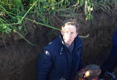 Olivier Tassel, agriculteur en Seine-Maritime, est président du GIEE Sol en Caux qui compare depuis plusieurs années les semoirs à disques et à dents. 
