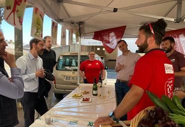 Vendredi 30 mai, à Châteauneuf-sur-Loire. L'opération JA'dore les légumes a rencontré un vif succès.