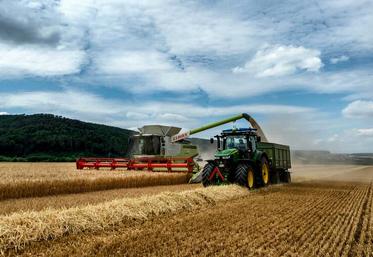 Selon Julien Hérault, pour compenser l’impact des lourdes machines sur le sol, il faut un système de production agronomiquement cohérent.