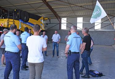 Mardi 17 juin, à Tivernon. Agriculteurs et gendarmes s'organisent pour faire front commun face à la hausse des vols.