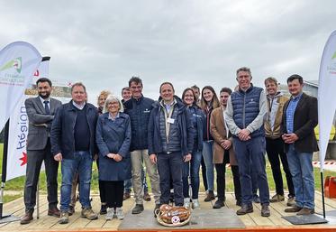 Nanteau-sur-Essonne (Seine-et-Marne), mardi 27 mai. Les acteurs de la nouvelle filière sont réunis pour la signature de la charte d'engagement.