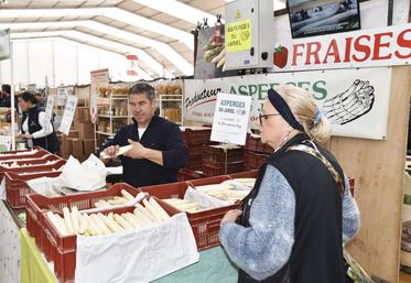 Pascal herbin sur son stand à la Foire de Coulommiers en avril dernier. 