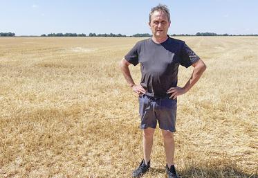 Jeudi 3 juillet, à Fontaine-Simon. Pilote d'avion, pilote automobile et pilote de moissonneuse, Frédérick Mercier a plus d'une corde à son arc.