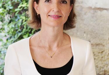 Véronique Troadec succède à Christophe Hurault.