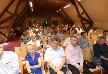 Vendredi 20 juin, à Noirlac (Cher). Les responsables des six départements étaient présents à l'assemblée générale de la Safer Centre-Val de Loire.