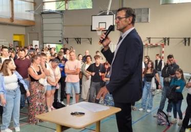 La communauté de l'EPL de La Bretonnière remercie chaleureusement Hubert Masson pour son engagement sans faille et son leadership inspirant, et lui souhaite le meilleur dans ses futurs projets.