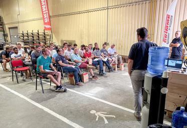 Le 17 juin, à Toury. Les sessions de formation proposées se déroulent avec une partie théorique en salle suivie d'ateliers autour des machines.