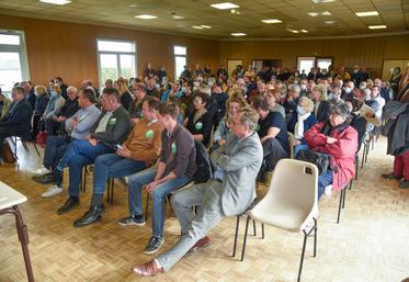 Une réunion publique a été organisée sous l'égide de la préfecture en avril 2022 pour permettre à la Cabbep de répondre aux questions posées par son projet de méthanisation.