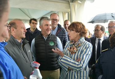 La ministre s’est entretenue avec les syndicats agricoles, notamment sur la question des moyens de production, dans un contexte marqué par de fortes incertitudes.