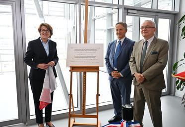 Jeudi 4 septembre, à Saclay (Essonne). La ministre de l'Agriculture a inauguré le campus Agro Paris-Saclay aux côtés des directeurs d'AgroParisTech et de l'Inrae. 