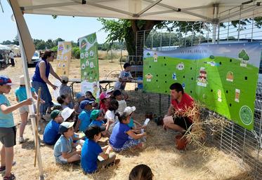 Avec son exposition itinérante et l’appui de ses intervenants, JA 41 va à la rencontre des jeunes du département pour les sensibiliser au monde agricole.