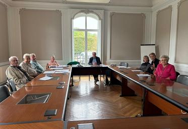 Jeudi 11 septembre, au Chesnay (Yvelines). La section des anciens exploitants s’est réunie sous la présidence de Jean-Marie Chatelain.