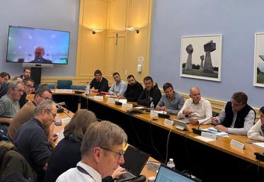 Mercredi 29 octobre, la FNSEA et une délégation agricole ont négocié pendant plus de quatre heures avec la préfète de bassin Loire-Bretagne pour obtenir des avancées.