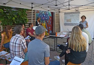 Lors de la journée du PNDV tour organisée à Saint-Nicolas-de-Bourgueil (Indre-et-Loire) en juillet dernier, Charlotte Mandroux et Sophie Bentéjac ont présenté les outils existants pour les vignerons, ainsi qu’un projet à venir.