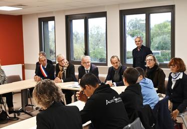 Mardi 23 septembre, à Montoire. Le nouvel externat du lycée agricole a été inauguré en présence de François Bonneau, président du conseil régional, et de Joseph Zimet, préfet de Loir-et-Cher.